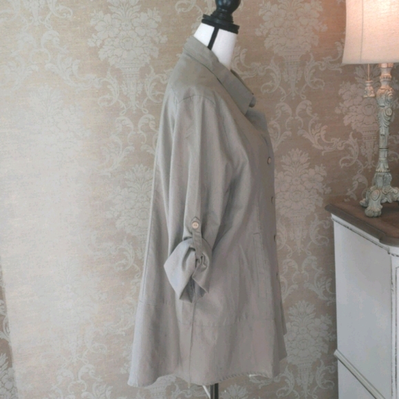 SIMPLY NOELLE LINEN TOP - Picture 2 of 7